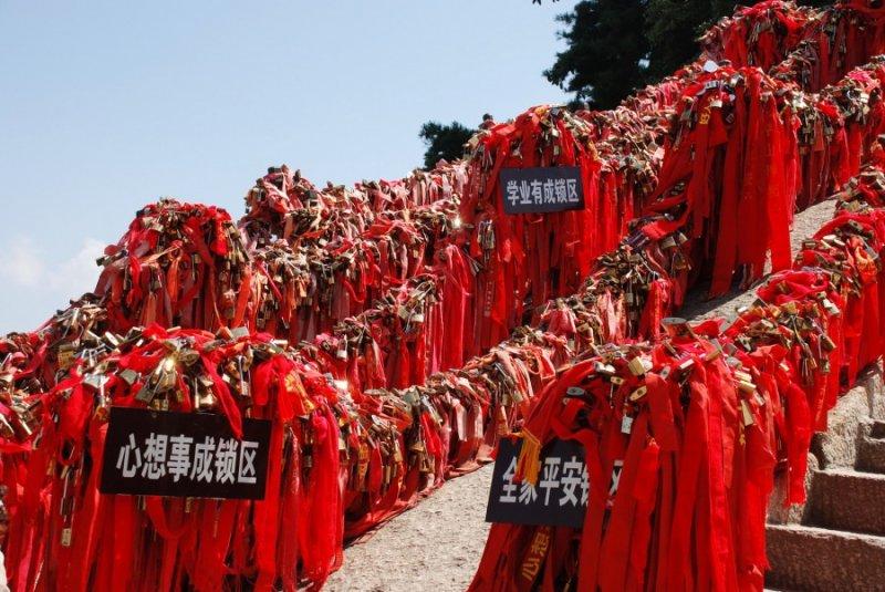 Dünyanın en tehlikeli turistlik yeri  Daoist tapınağı
