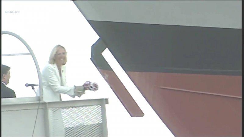 Denize indirilen savaş gemisi yürekleri ağza getirdi