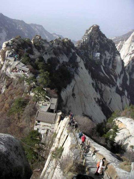 Dünyanın en tehlikeli turistlik yeri  Daoist tapınağı