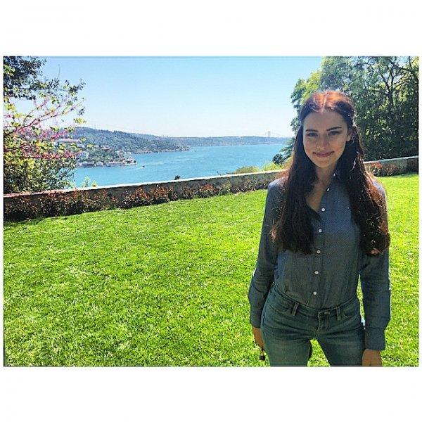 Fahriye Evcen ablası Ayşen Evcen'in fotoğrafını paylaştı 