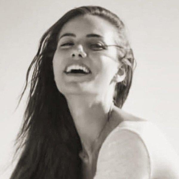 Fahriye Evcen ablası Ayşen Evcen'in fotoğrafını paylaştı 