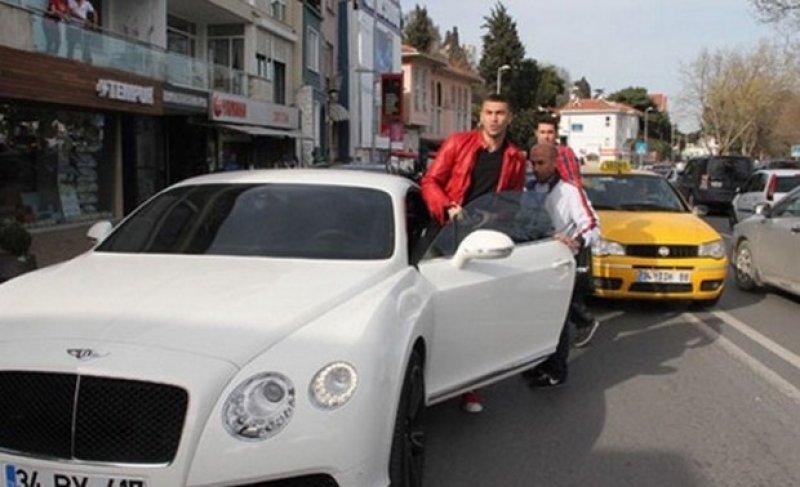 Yıldız sporcuların lüks arabaları 
