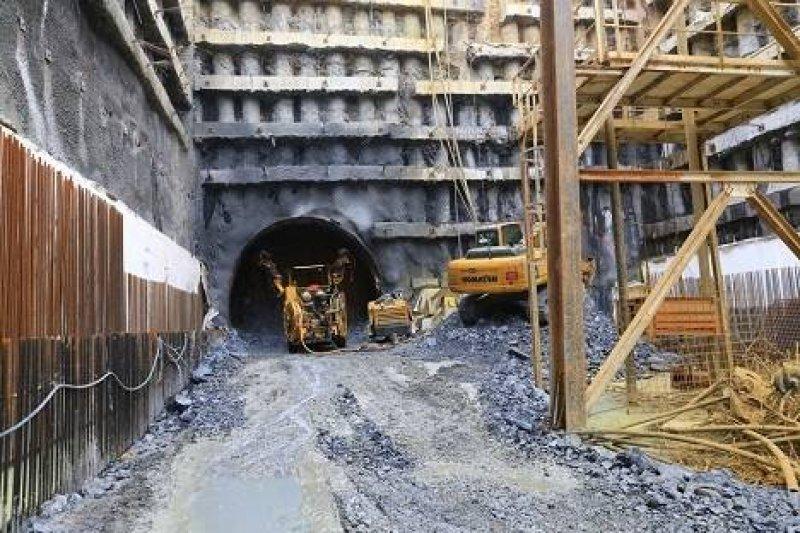 Mahmutbey-Mecidiyeköy metrosunda son durum