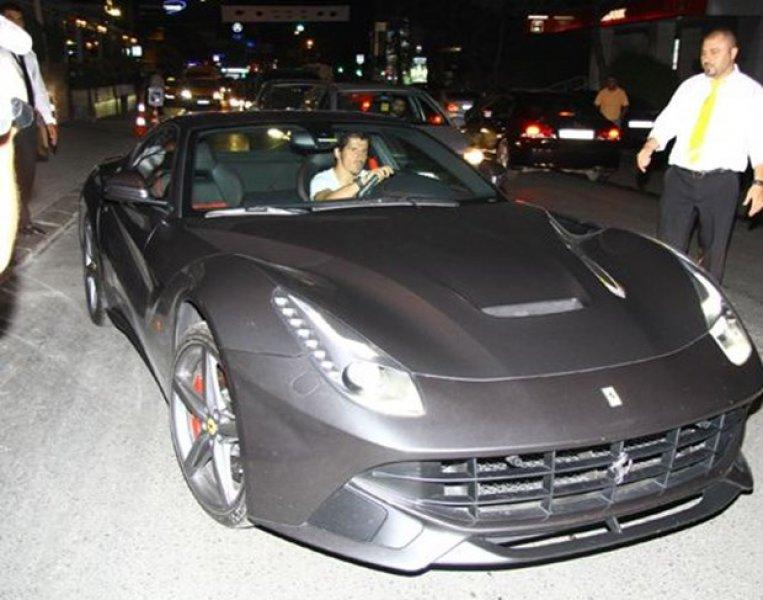 Yıldız sporcuların lüks arabaları 