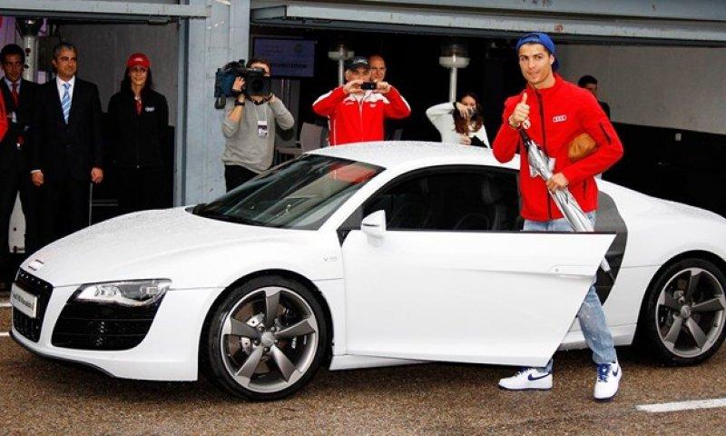 Yıldız sporcuların lüks arabaları 