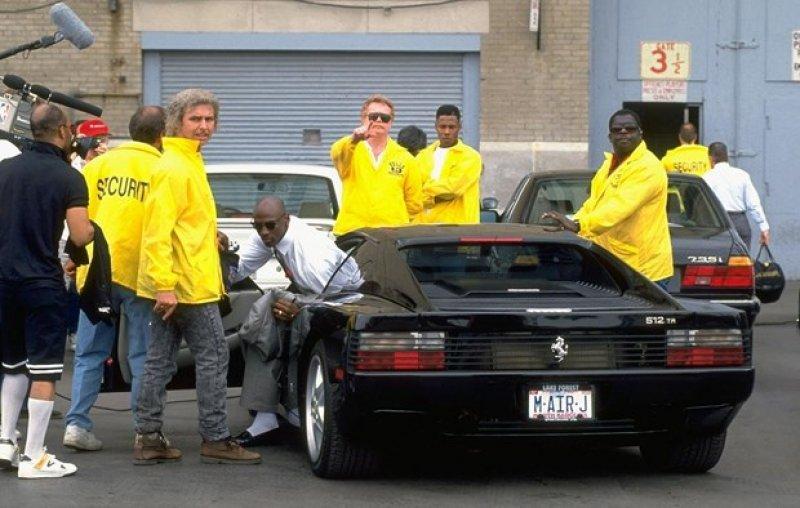 Yıldız sporcuların lüks arabaları 