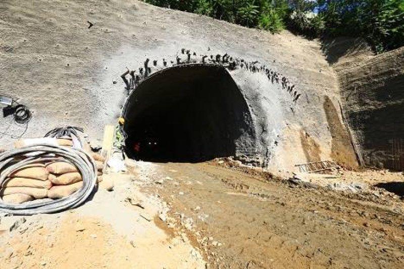 Mahmutbey-Mecidiyeköy metrosunda son durum