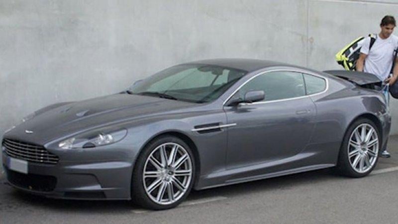 Yıldız sporcuların lüks arabaları 