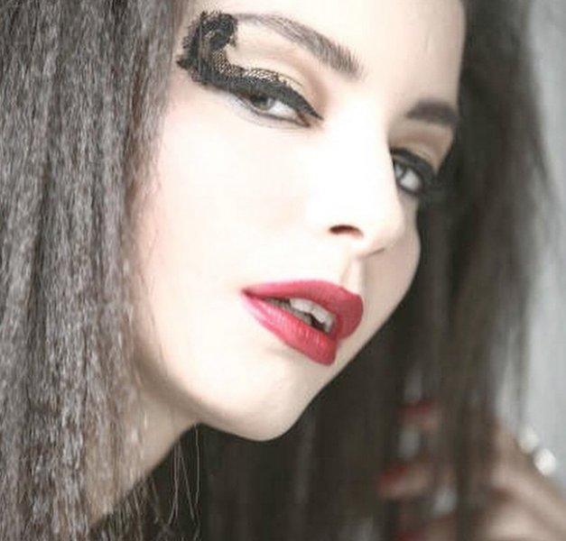 Güzel oyuncu Merve Boluğur'un Instagram fotoğrafları 