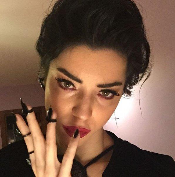 Güzel oyuncu Merve Boluğur'un Instagram fotoğrafları 