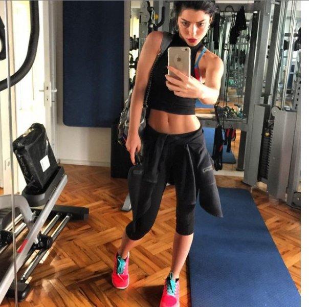 Güzel oyuncu Merve Boluğur'un Instagram fotoğrafları 