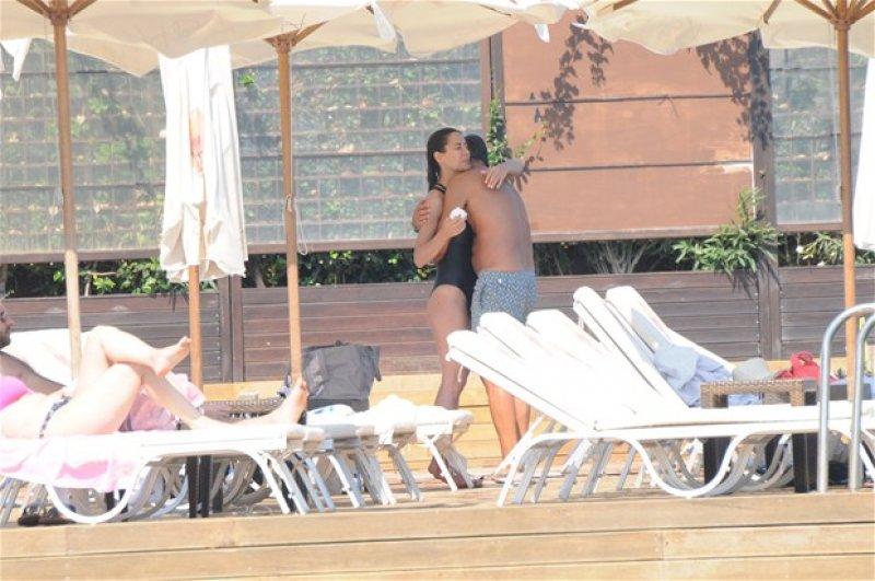 Özlem Conker sevgilisiyle tatilde 