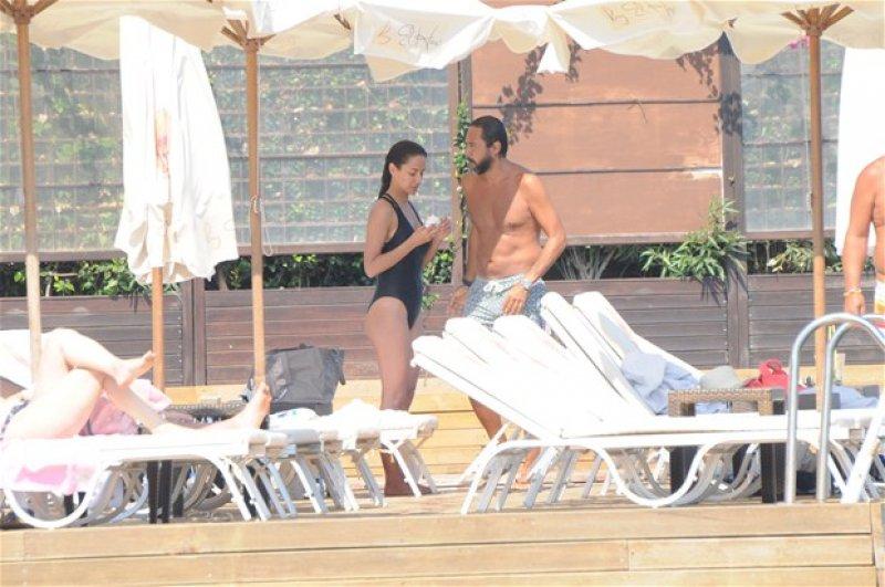 Özlem Conker sevgilisiyle tatilde 