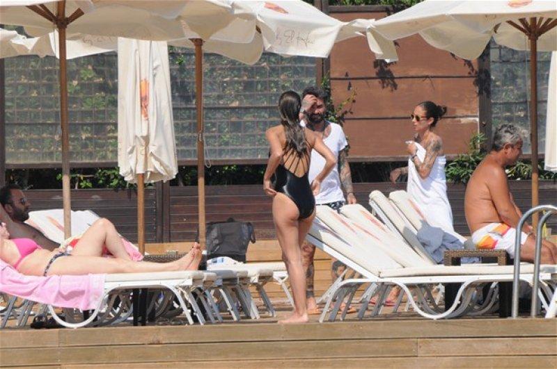 Özlem Conker sevgilisiyle tatilde 