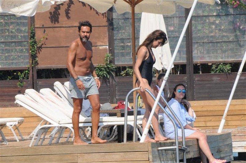 Özlem Conker sevgilisiyle tatilde 