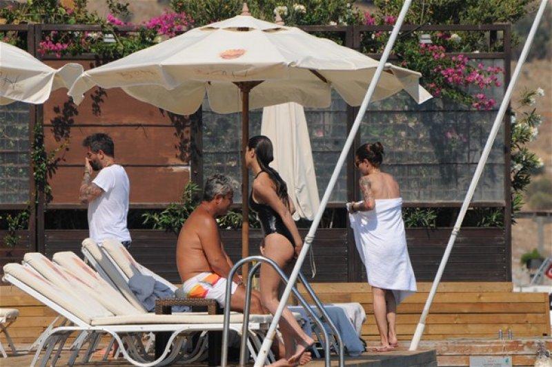 Özlem Conker sevgilisiyle tatilde 