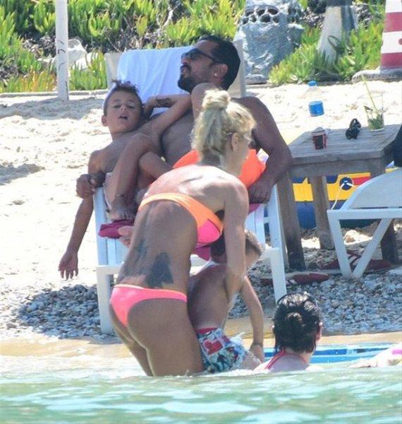 Çağla Şıkel ve Emre Altuğ'un zoraki tatili