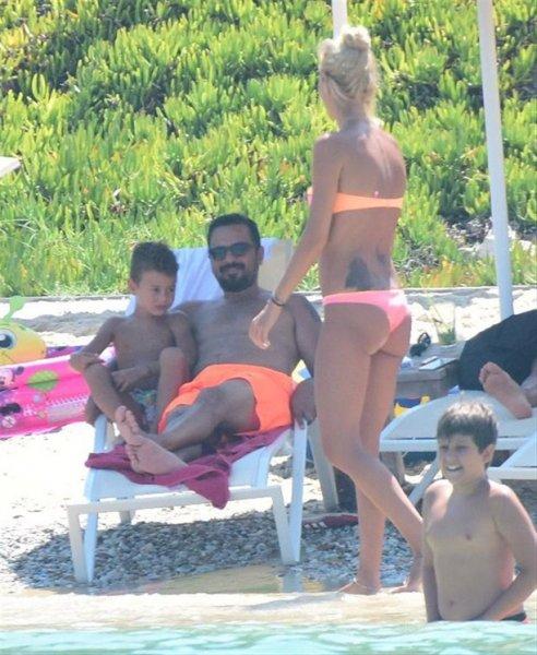 Çağla Şıkel ve Emre Altuğ'un zoraki tatili