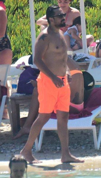 Çağla Şıkel ve Emre Altuğ'un zoraki tatili