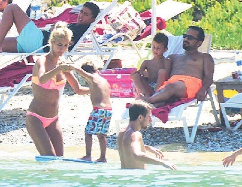 Çağla Şıkel ve Emre Altuğ'un zoraki tatili