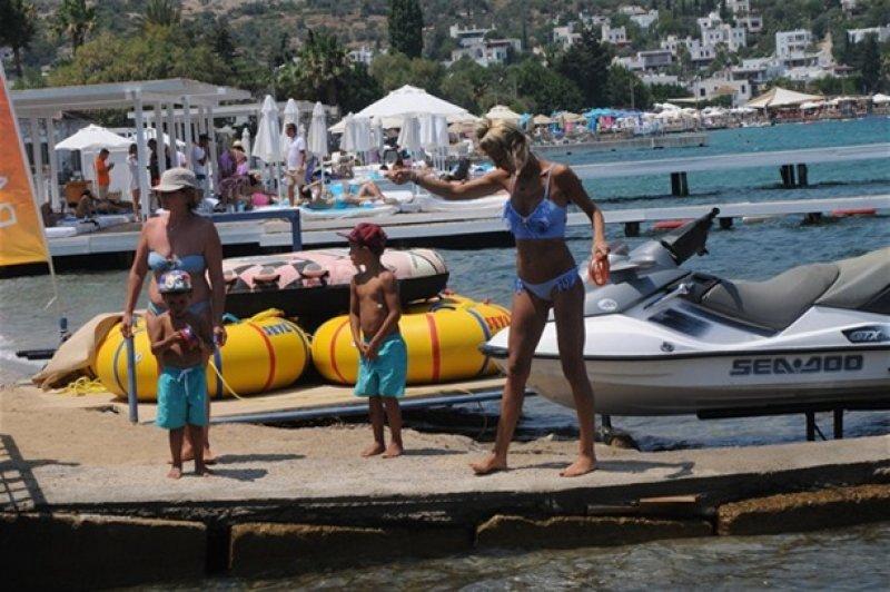 Çağla Şıkel ve Emre Altuğ'un zoraki tatili