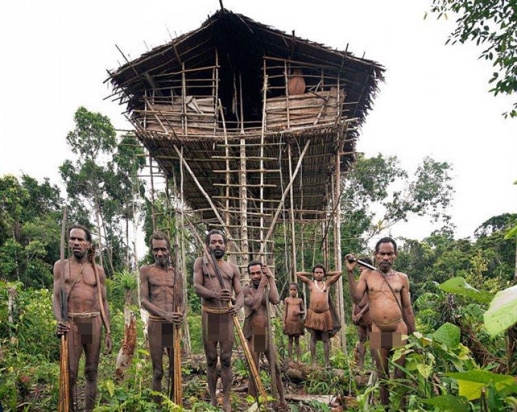 Dünyanın en son yaşayan yamyam kabilesi Korowailer