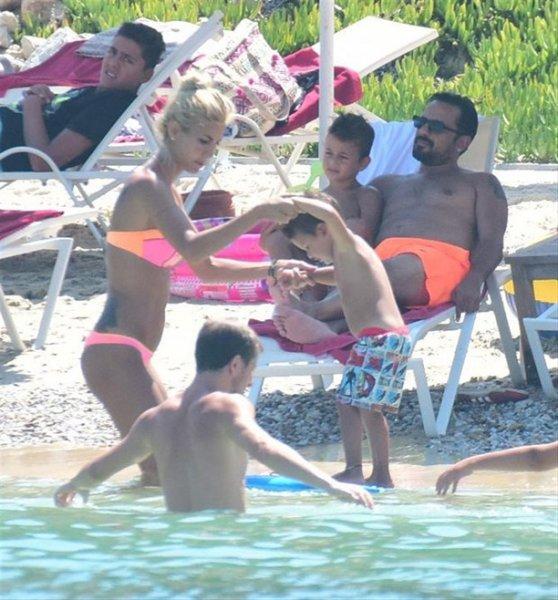 Çağla Şıkel ve Emre Altuğ'un zoraki tatili