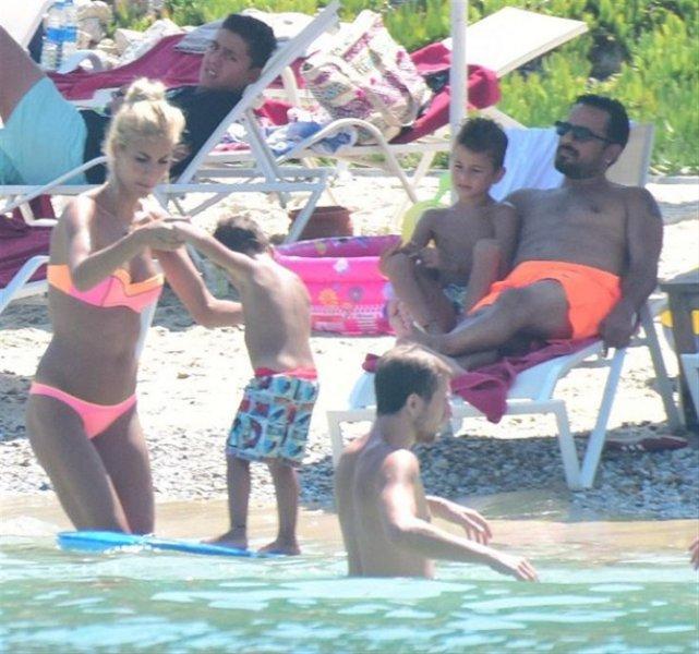 Çağla Şıkel ve Emre Altuğ'un zoraki tatili