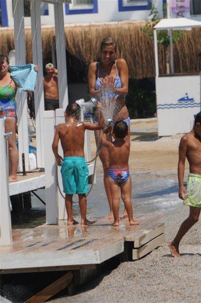 Çağla Şıkel ve Emre Altuğ'un zoraki tatili