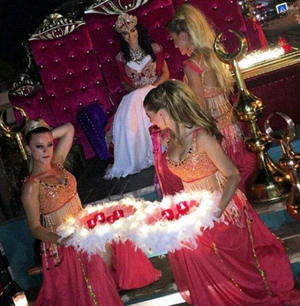 Merve Boluğur'un kına gecesi