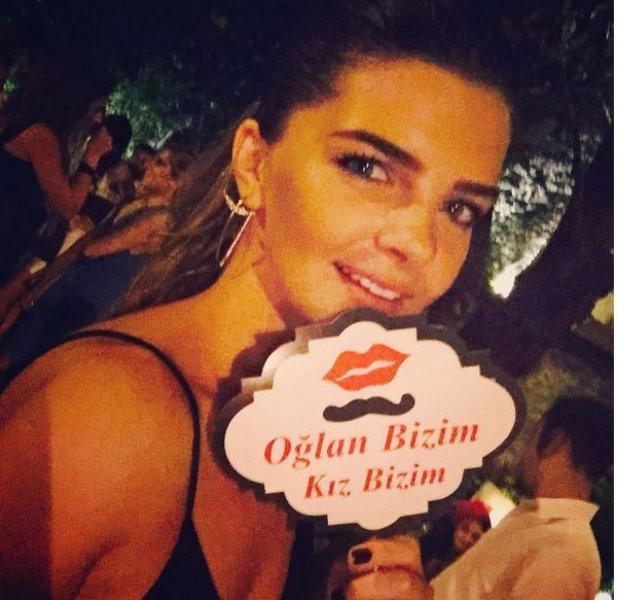 Merve Boluğur'un kına gecesi