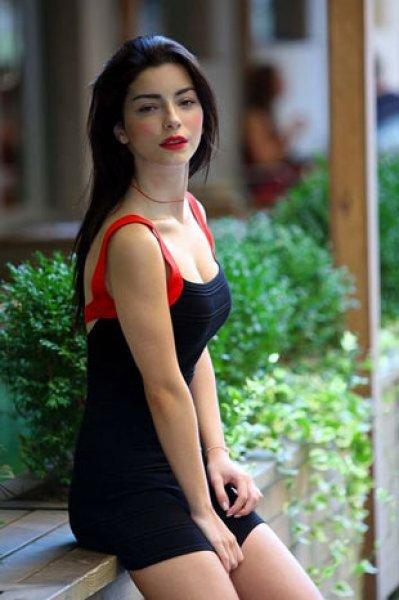 Merve Boluğur'un kına gecesi