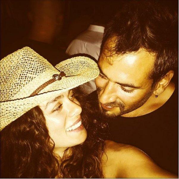 Güzel oyuncu Özge Özpirinçci'nin Instagram halleri