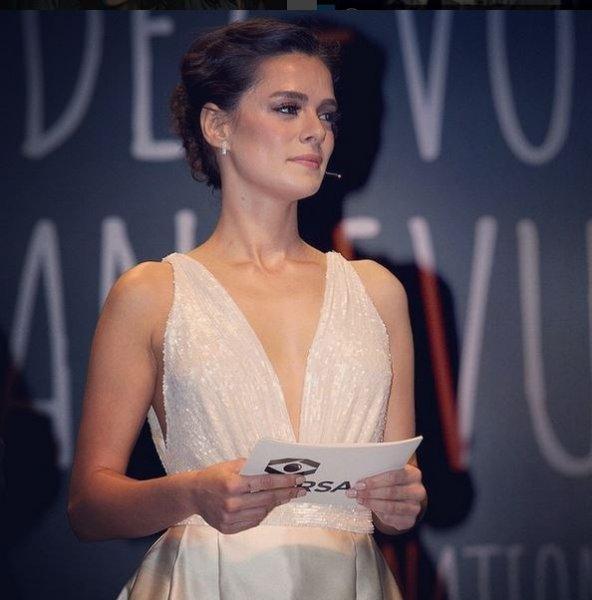 Güzel oyuncu Özge Özpirinçci'nin Instagram halleri