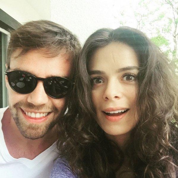 Güzel oyuncu Özge Özpirinçci'nin Instagram halleri