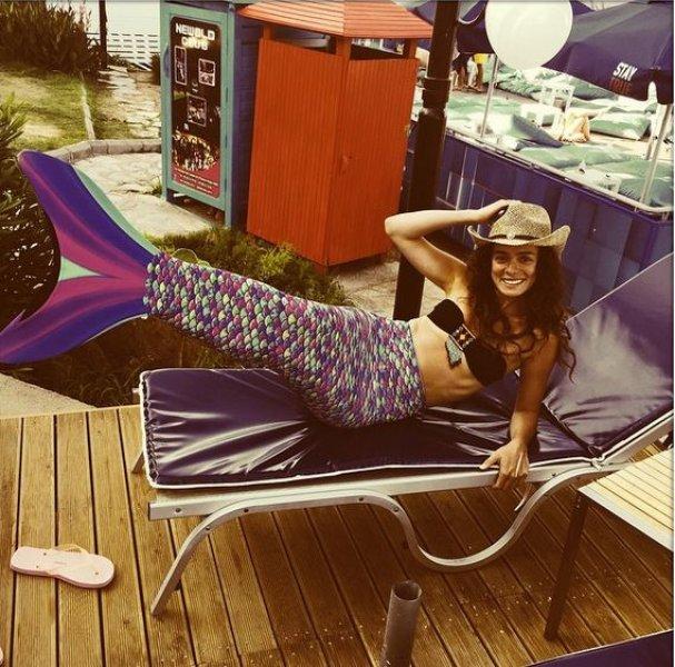 Güzel oyuncu Özge Özpirinçci'nin Instagram halleri