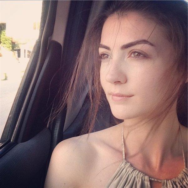 Güneşin Kızları dizisinin Nazlı'sı Burcu Özberk'in Instagram halleri 