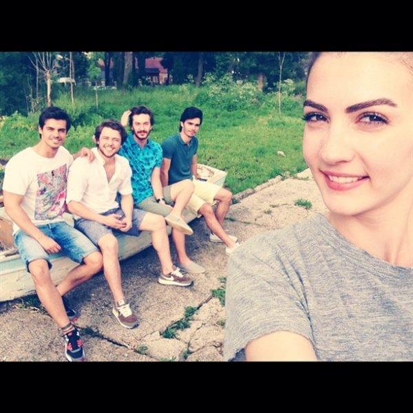 Güneşin Kızları dizisinin Nazlı'sı Burcu Özberk'in Instagram halleri 