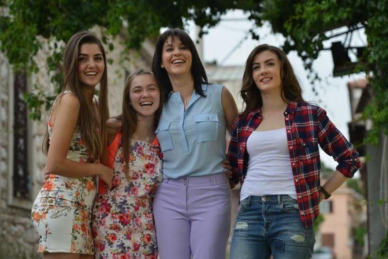 Güneşin Kızları dizisinin Nazlı'sı Burcu Özberk'in Instagram halleri 