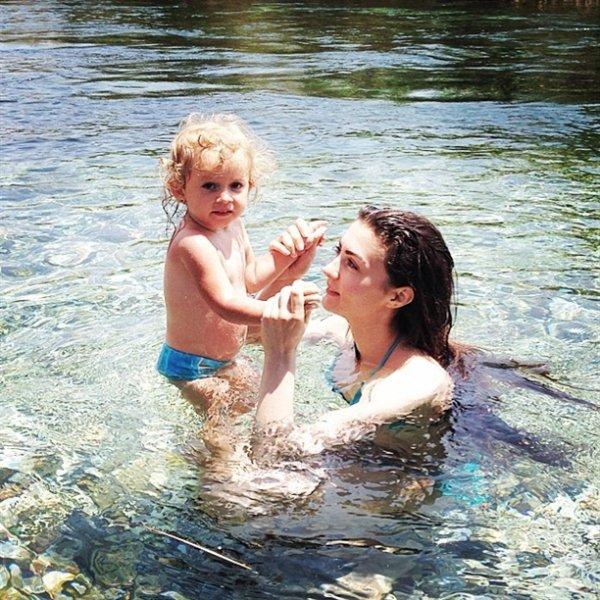 Güneşin Kızları dizisinin Nazlı'sı Burcu Özberk'in Instagram halleri 