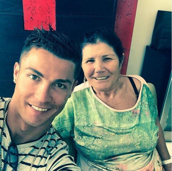 Ünlülerden 26 Ağustos Instagram paylaşımları 