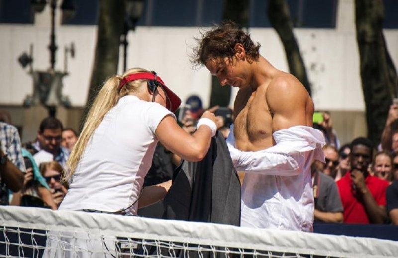 Ünlü tenisçi Rafael Nadal rakiplerini soydu