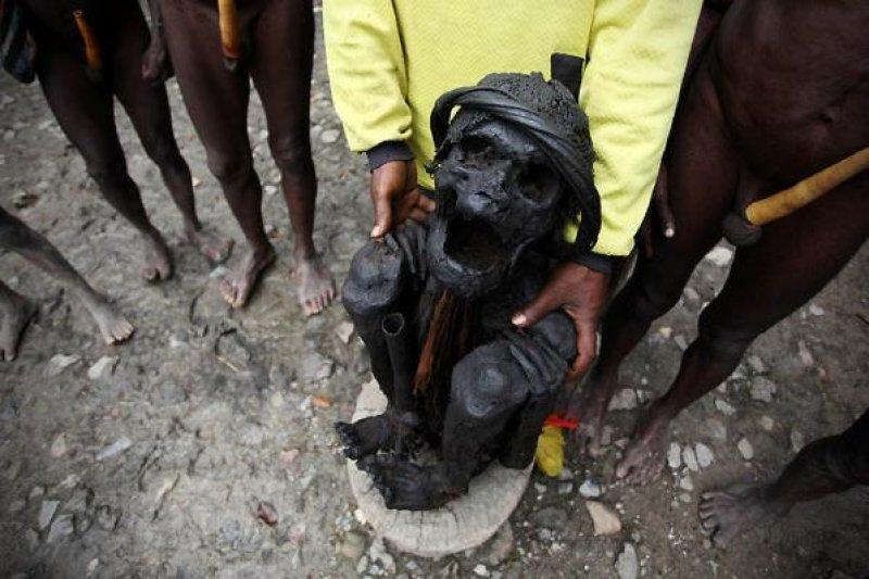 İlginç kabilelerin ilginç gelenekleri 