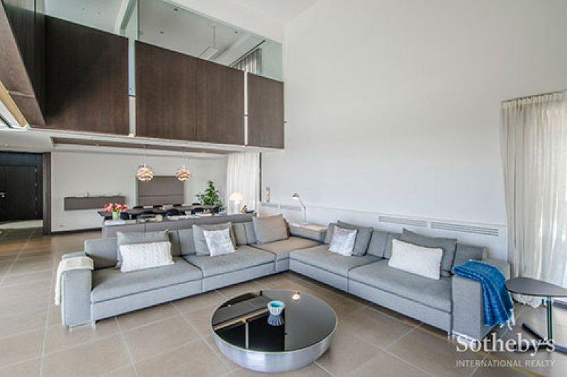 Arda Turan'ın 7 odalı 9 banyolu yeni malikanesi 