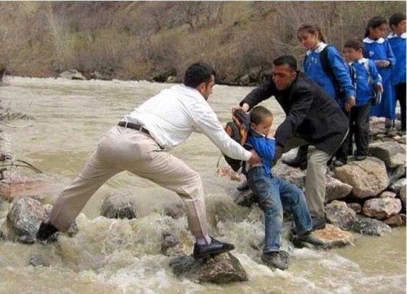 Dünyanın en zorlu okul yolları