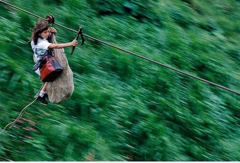 Dünyanın en zorlu okul yolları