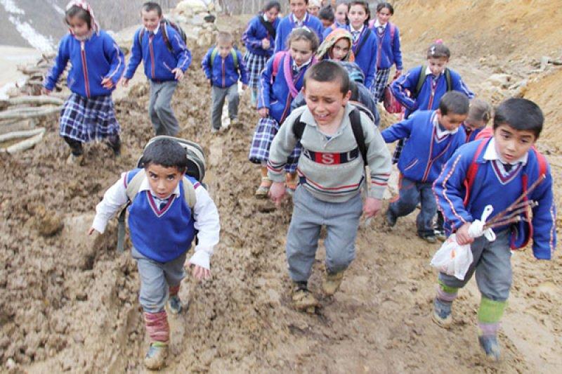 Dünyanın en zorlu okul yolları