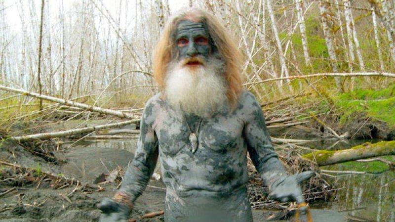 Mick Dodge 25 yıldır ağaç kovuğunda yaşıyor 