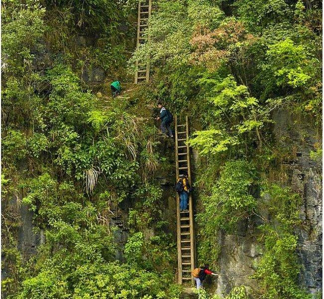 Dünyanın en zorlu okul yolları