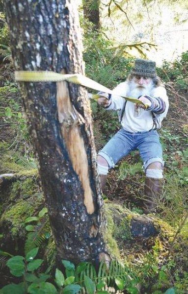 Mick Dodge 25 yıldır ağaç kovuğunda yaşıyor 